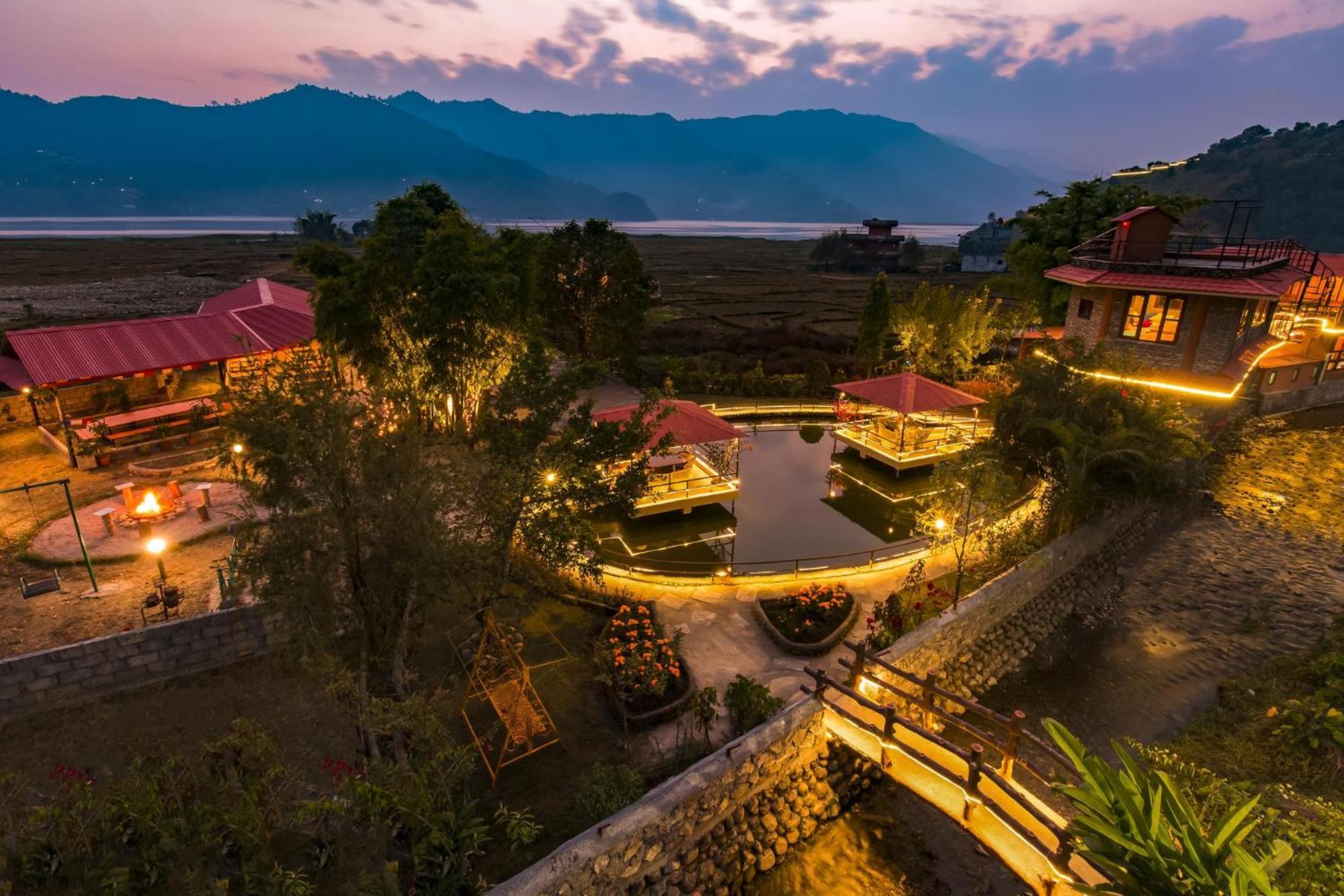 Zostel Pokhara Hostel Exterior photo